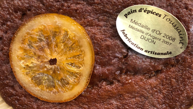 Cake aux épices et orange confite à déguster au coin du feu